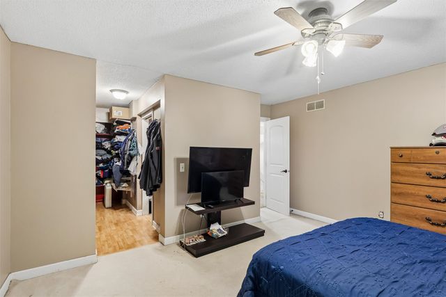 4404 81st Street, Urbandale, IA 50322