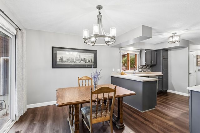 4404 81st Street, Urbandale, IA 50322