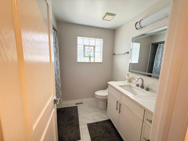 3524 N Natoma Avenue, Chicago, IL 60634