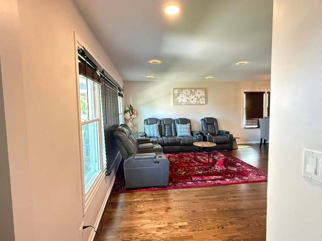 3524 N Natoma Avenue, Chicago, IL 60634