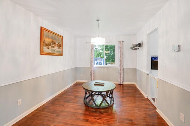2549 Fox River PARKWAY, Waukesha, WI 53189