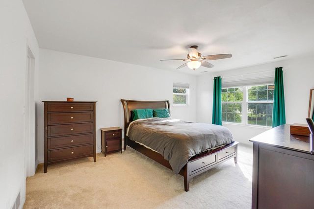 2549 Fox River PARKWAY, Waukesha, WI 53189