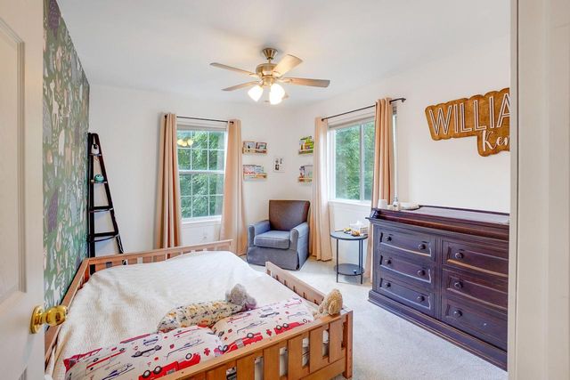 2549 Fox River PARKWAY, Waukesha, WI 53189