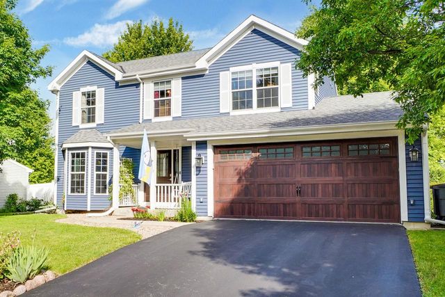 2549 Fox River PARKWAY, Waukesha, WI 53189