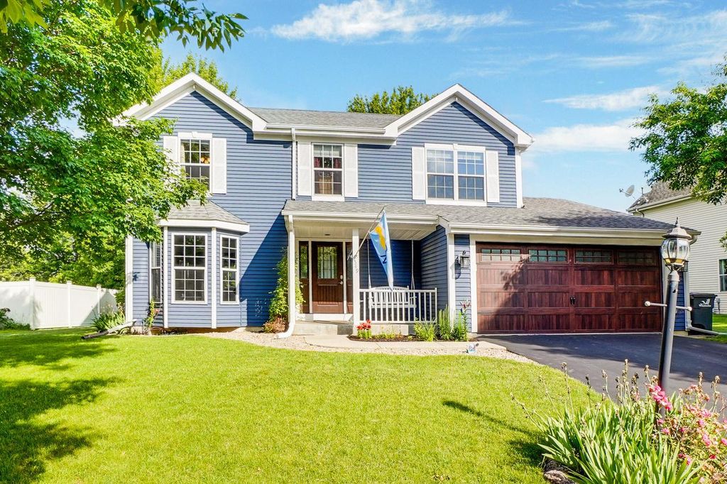 2549 Fox River PARKWAY, Waukesha, WI 53189