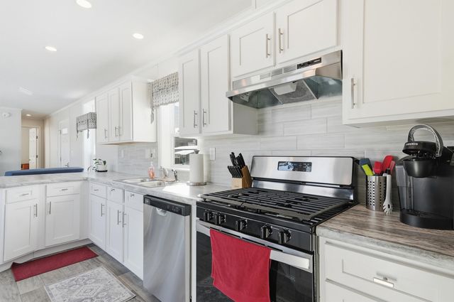 65 Caddy Drive, Salem, NH 03079