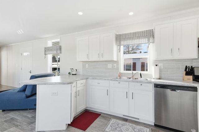 65 Caddy Drive, Salem, NH 03079