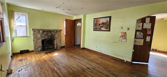 4600 3rd St, Versailles Boro, PA 15132
