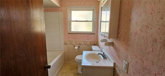 4600 3rd St, Versailles Boro, PA 15132