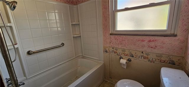 4600 3rd St, Versailles Boro, PA 15132