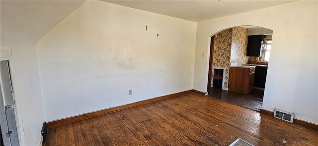 4600 3rd St, Versailles Boro, PA 15132