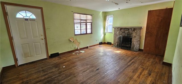 4600 3rd St, Versailles Boro, PA 15132