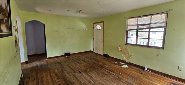 4600 3rd St, Versailles Boro, PA 15132