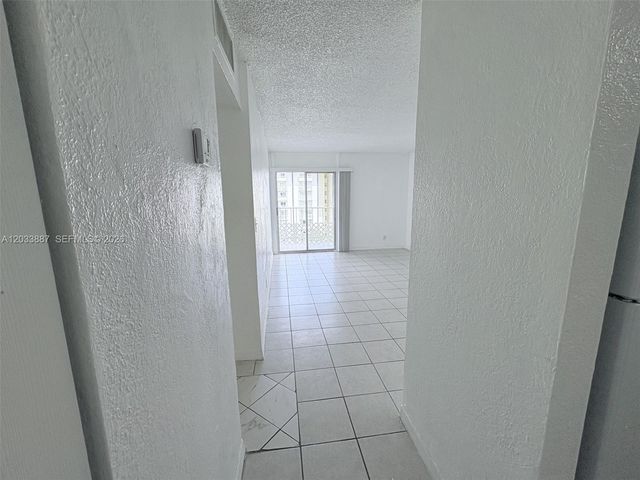 4550 NW 9th St 717E, Miami, FL 33126