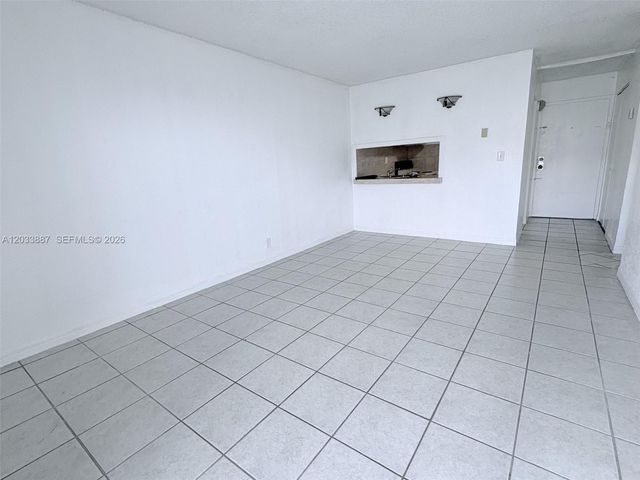 4550 NW 9th St 717E, Miami, FL 33126