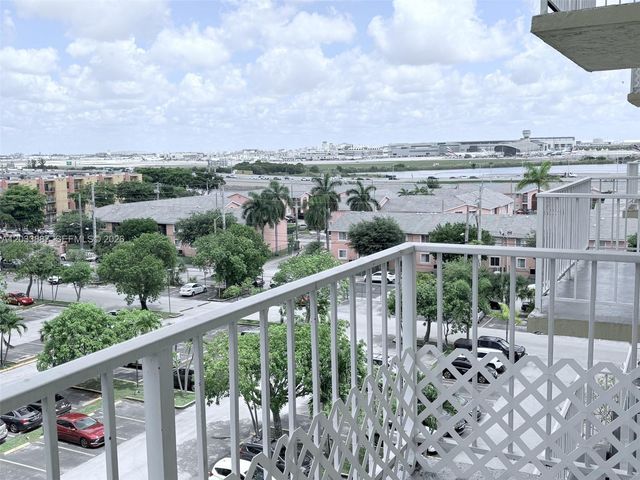 4550 NW 9th St 717E, Miami, FL 33126