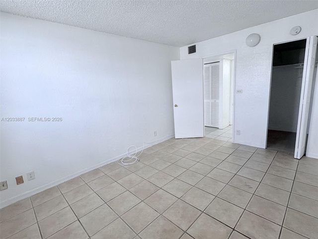 4550 NW 9th St 717E, Miami, FL 33126