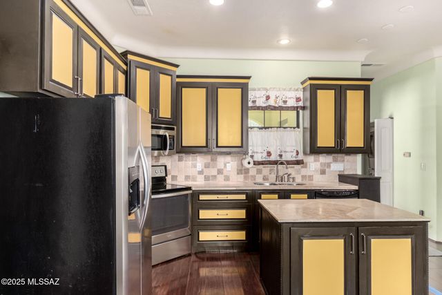 41420 E Cathy Lane, Marana, AZ 85658