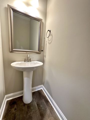 1170 Meadowhill Ln Unit B, Clarksville, TN 37043