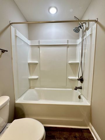 1170 Meadowhill Ln Unit B, Clarksville, TN 37043