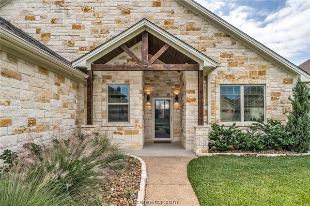 15628 Shady Brook Lane, College Station, TX 77845