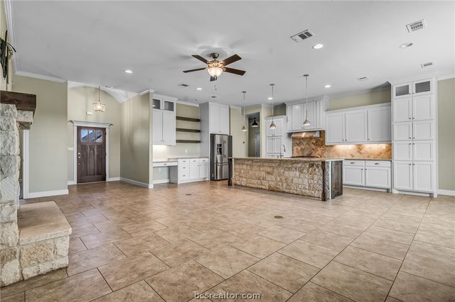 15628 Shady Brook Lane, College Station, TX 77845