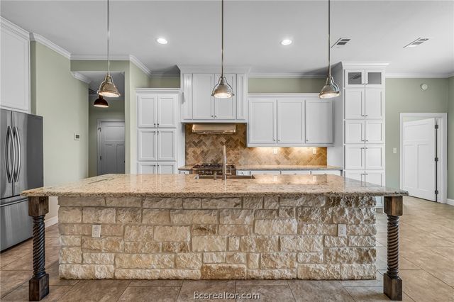 15628 Shady Brook Lane, College Station, TX 77845