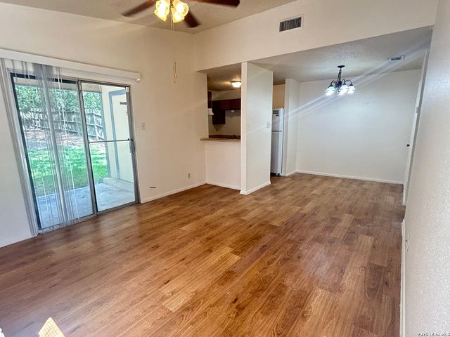 14531 WOODS HOLE DR, San Antonio, TX 78233