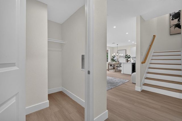 1911 Vida Court, Mountain View, CA 94043