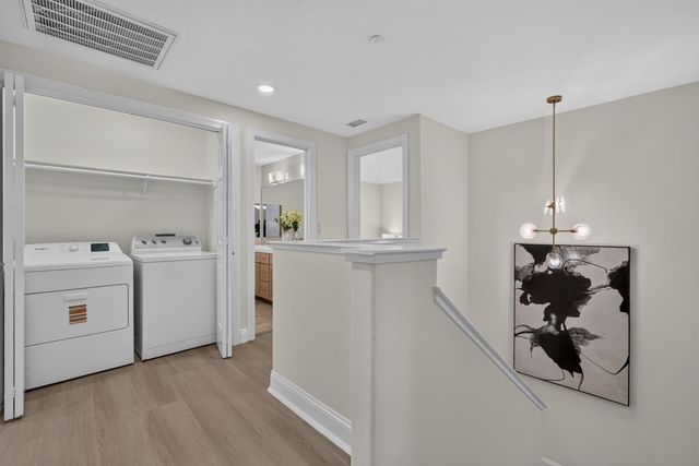 1911 Vida Court, Mountain View, CA 94043