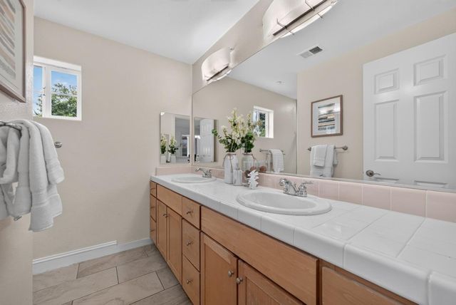 1911 Vida Court, Mountain View, CA 94043