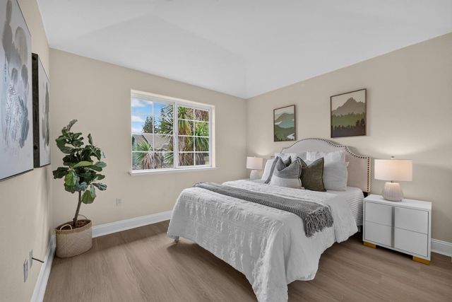 1911 Vida Court, Mountain View, CA 94043