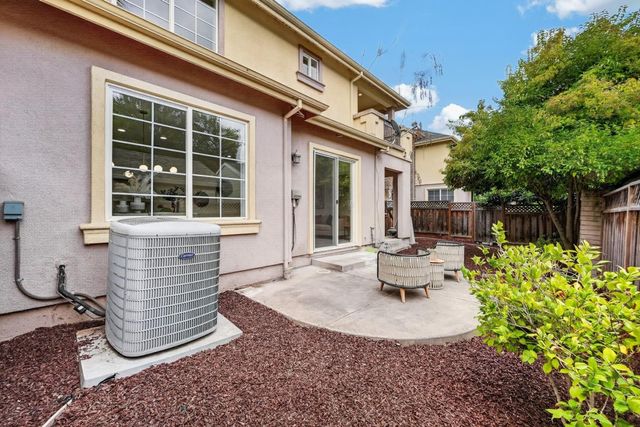 1911 Vida Court, Mountain View, CA 94043