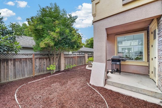 1911 Vida Court, Mountain View, CA 94043
