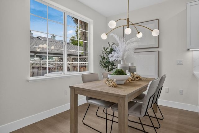 1911 Vida Court, Mountain View, CA 94043