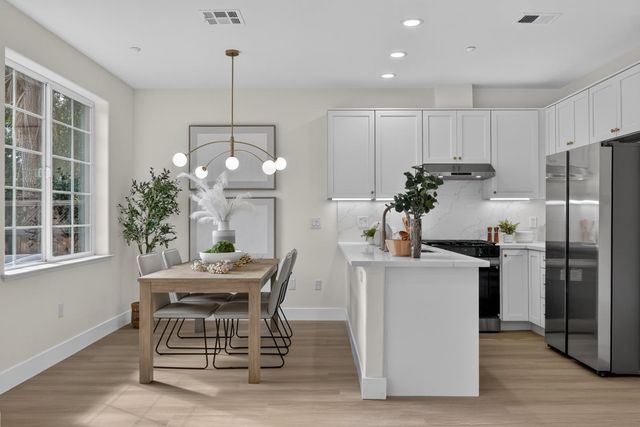 1911 Vida Court, Mountain View, CA 94043
