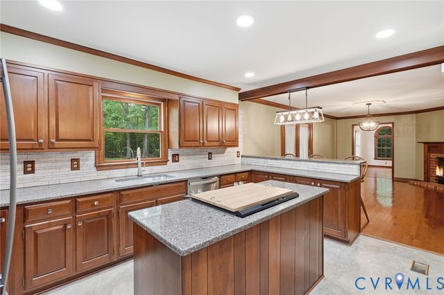 3162 Black Creek Dr, Mechanicsville, VA 23111