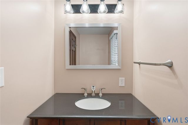 3162 Black Creek Dr, Mechanicsville, VA 23111
