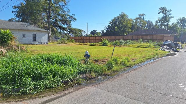 3515 Saint Charles Street, Houston, TX 77004