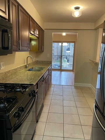 1 N CHESTNUT Avenue 2E, Arlington Heights, IL 60005