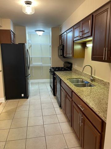 1 N CHESTNUT Avenue 2E, Arlington Heights, IL 60005