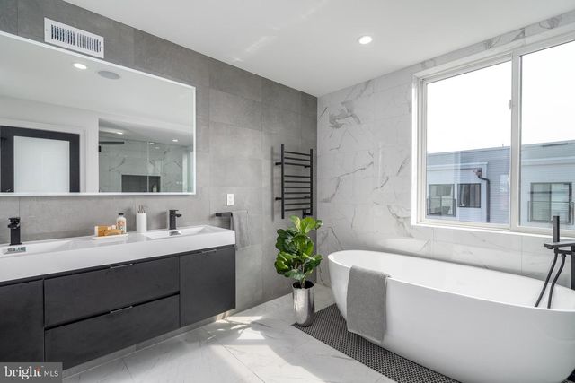 2616 E HAGERT ST, Philadelphia, PA 19125