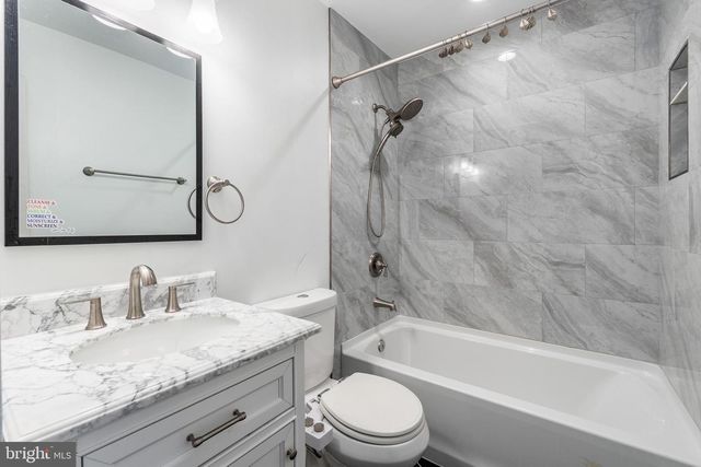 1248 BARNABY TER SE, Washington, DC 20032