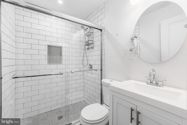 1248 BARNABY TER SE, Washington, DC 20032