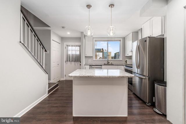 1248 BARNABY TER SE, Washington, DC 20032