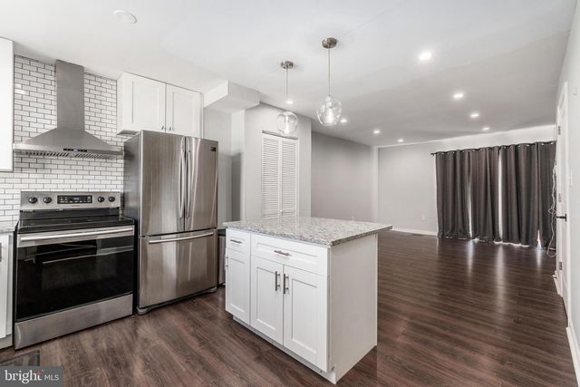 1248 BARNABY TER SE, Washington, DC 20032