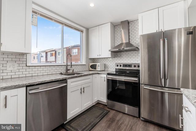 1248 BARNABY TER SE, Washington, DC 20032