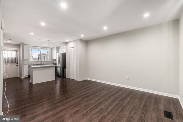 1248 BARNABY TER SE, Washington, DC 20032