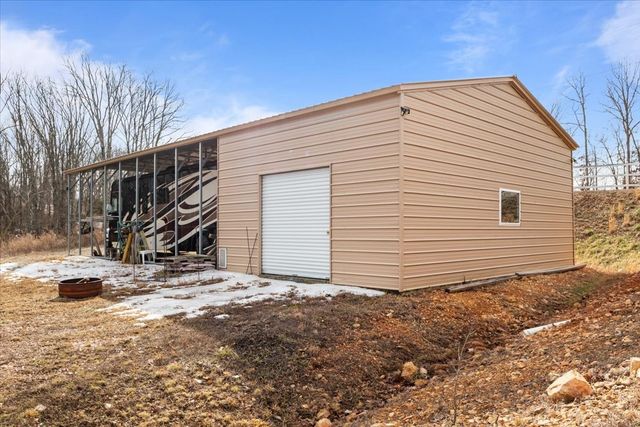 2440 Richland Harbor Rd, Waverly, TN 37185