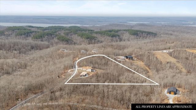 2440 Richland Harbor Rd, Waverly, TN 37185